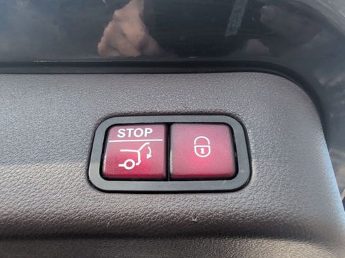 Used 2017 Mercedes-Benz GLE 350 image 28