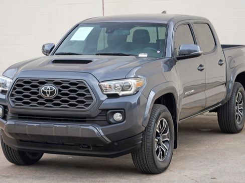 Used 2021 Toyota Tacoma TRD Sport w/ Technology Package RWD image 42