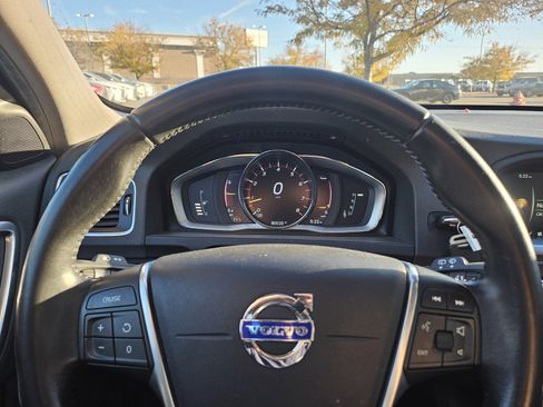 Used 2016 Volvo V60 T5 Premier image 13
