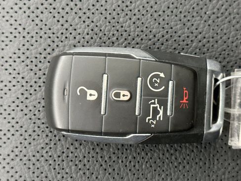 Used 2022 RAM 1500 Laramie AWD/4WD image 21