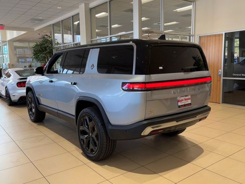 Used 2023 Rivian R1S Adventure image 3
