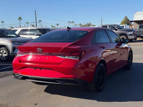 Used 2021 Hyundai Elantra SEL w/ Convenience Package FWD image 9