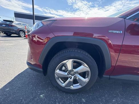 Used 2021 Toyota RAV4 Limited w/ Limited Grade Weather Package AWD/4WD image 18