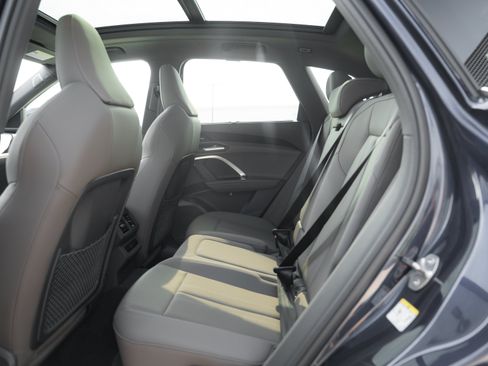 Certified 2025 Audi Q5 Premium w/ Premium Plus AWD/4WD image 24