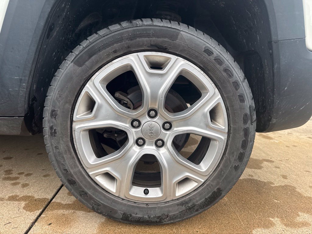 Used 2020 Jeep Renegade Limited w/ UConnect 8.4 Nav Group AWD/4WD image 26