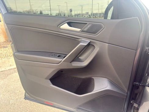 Used 2021 Volkswagen Tiguan SE R-Line image 18