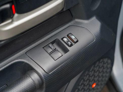 Used 2014 Toyota FJ Cruiser 4WD w/ Convenience Package image 10