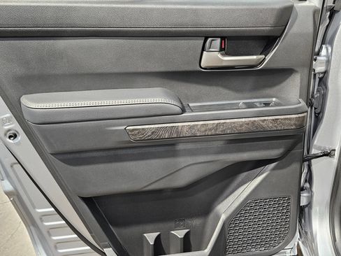 Certified 2025 Toyota Tacoma Limited AWD/4WD image 23