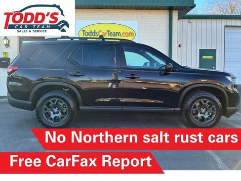 Used 2024 Honda Pilot TrailSport image 3