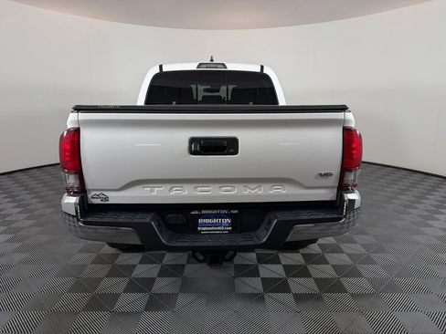 Used 2019 Toyota Tacoma TRD Off-Road AWD/4WD image 4