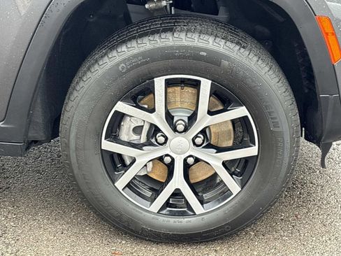 New 2025 Jeep Grand Cherokee L Limited AWD/4WD image 11