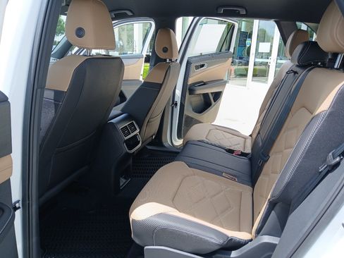 New 2026 Volkswagen Atlas Cross Sport SE FWD image 18