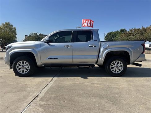 Certified 2025 Toyota Tacoma SR5 image 2