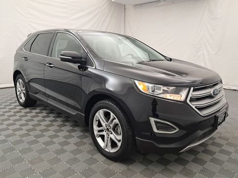 Used 2017 Ford Edge Titanium image 3