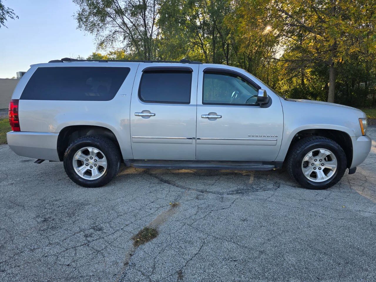 Used 2010 Chevrolet Suburban LTZ AWD/4WD image 4