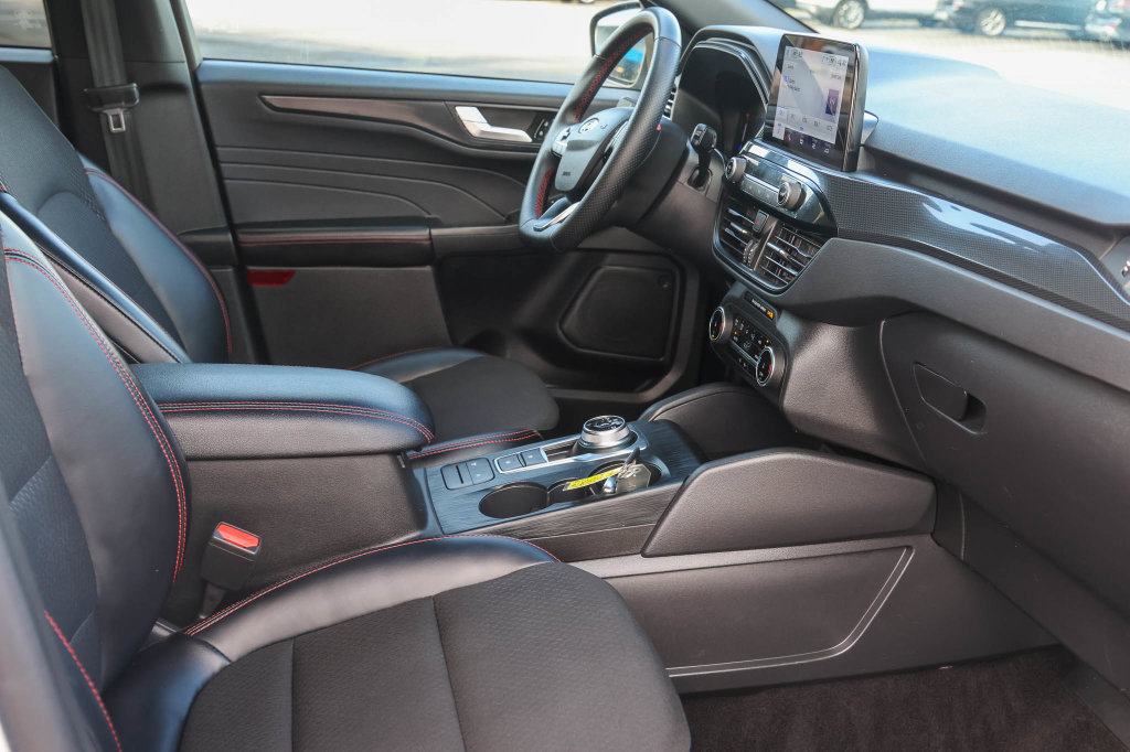 Used 2025 Ford Escape ST-Line AWD/4WD image 15