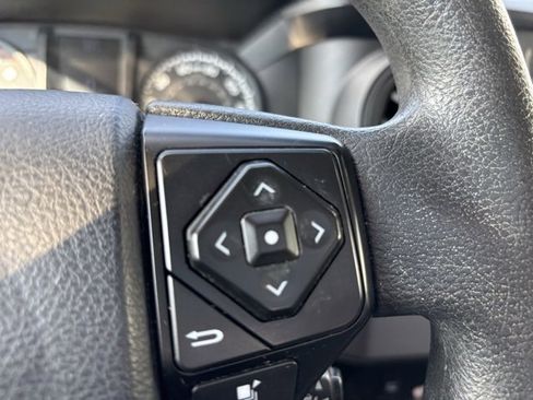 Used 2019 Toyota Tacoma SR image 15