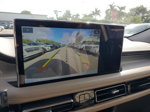 Certified 2022 Lincoln Nautilus FWD w/ Premium Package image 21