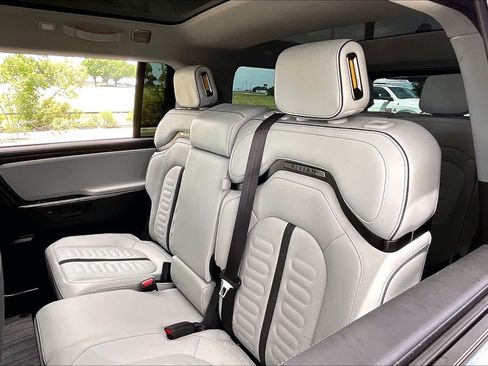 Used 2026 Rivian R1S Adventure AWD/4WD image 20