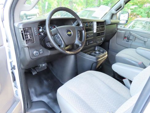Used 2021 Chevrolet Express 2500 w/ Driver Convenience Package RWD image 12