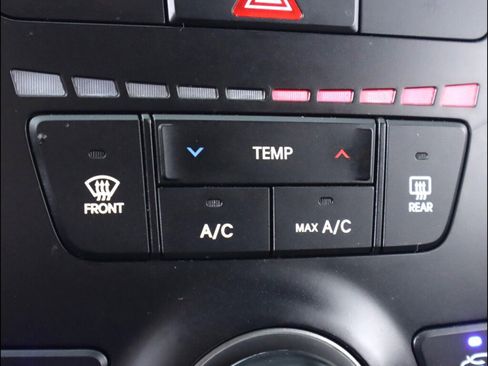 Used 2018 Hyundai Santa Fe Sport image 23