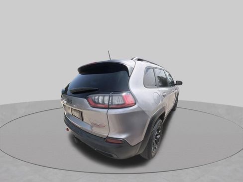 Used 2019 Jeep Cherokee Trailhawk AWD/4WD image 3