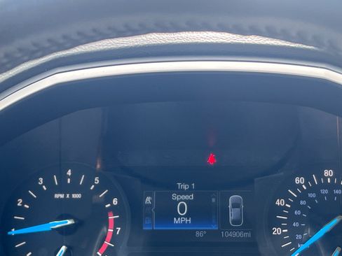 Used 2019 Ford Edge SEL FWD image 18