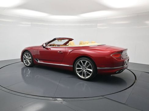 Used 2021 Bentley Continental GT image 3
