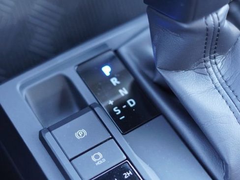 Certified 2025 Toyota Tacoma TRD Off-Road image 37