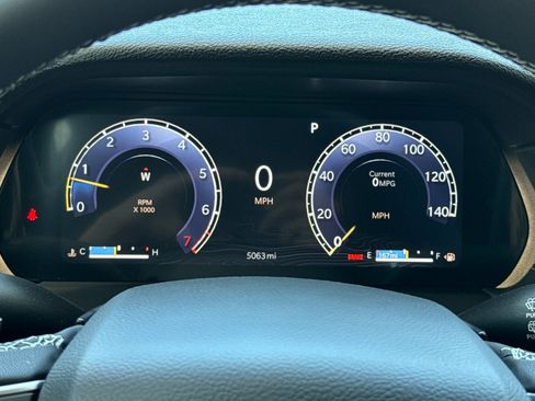 Used 2025 Jeep Grand Cherokee Altitude RWD image 19
