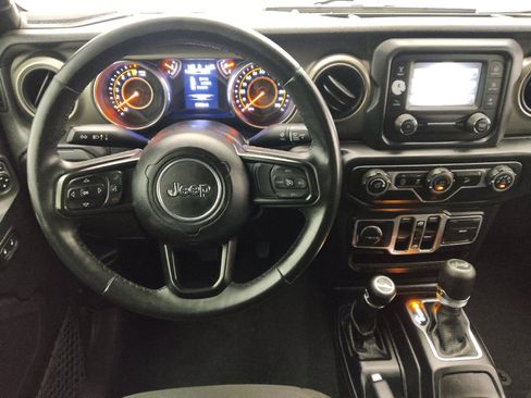 Used 2018 Jeep Wrangler Unlimited Sport S AWD/4WD image 22