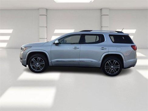 Used 2019 GMC Acadia Denali image 2