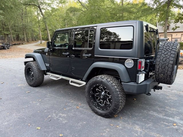 Used 2015 Jeep Wrangler Unlimited Rubicon AWD/4WD image 6