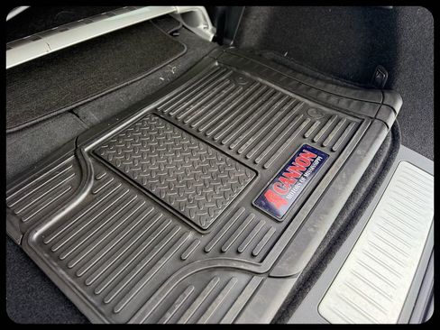 Used 2023 INFINITI QX60 Sensory w/ Vision Package FWD image 17