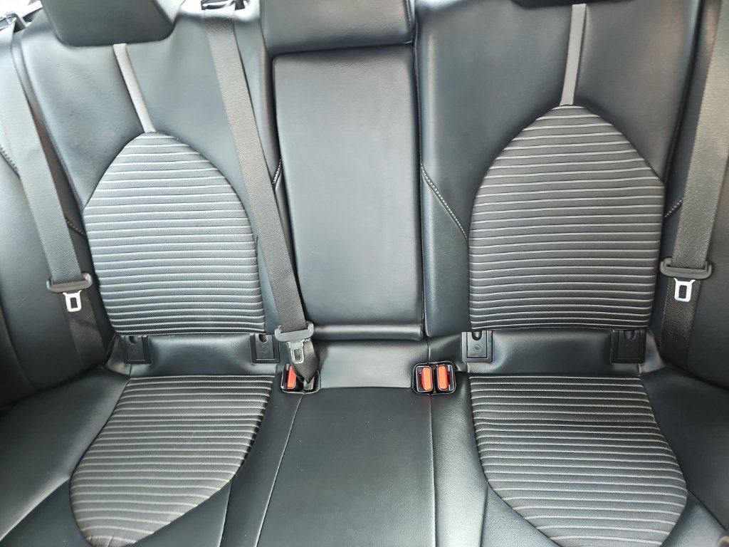 Used 2020 Toyota Camry SE FWD image 15