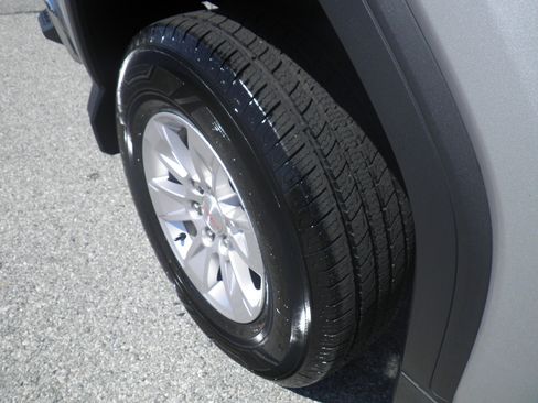 Used 2019 GMC Sierra 1500 SLE w/ SLE Value Package AWD/4WD image 11