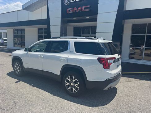 Certified 2023 GMC Acadia SLT w/ Technology Package FWD image 4
