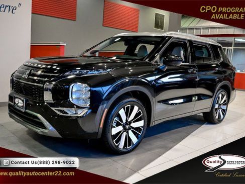 Used 2025 Mitsubishi Outlander AWD image 1