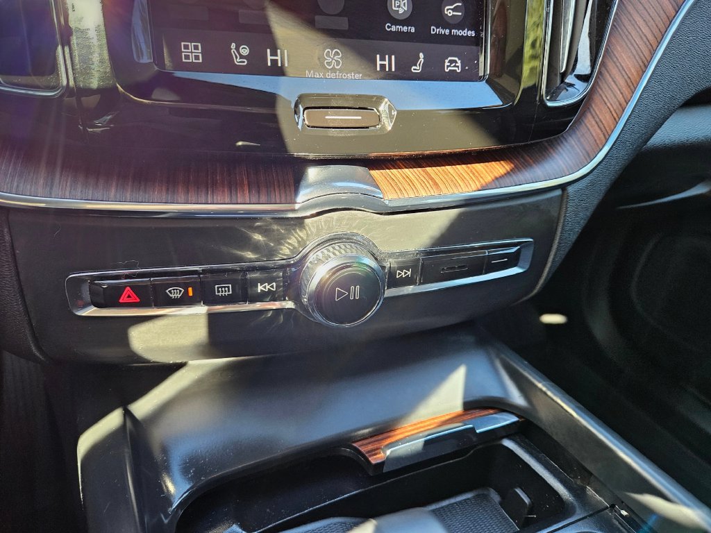Used 2023 Volvo XC60 B5 Plus w/ Climate Package AWD/4WD image 27