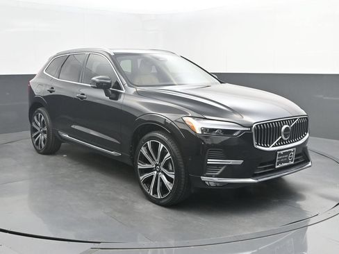 Certified 2023 Volvo XC60 B5 Ultimate w/ Climate Package AWD/4WD image 9