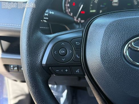 Used 2025 Toyota RAV4 XLE image 16