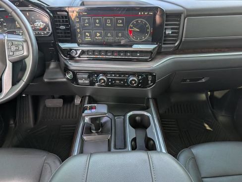Used 2024 GMC Sierra 1500 SLT w/ SLT Premium Plus Package AWD/4WD image 9