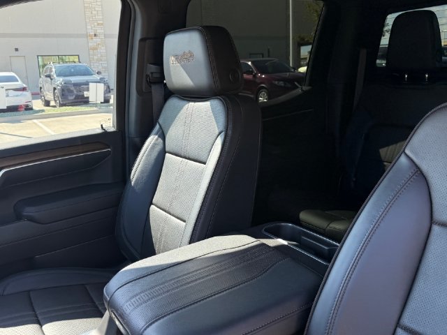 Used 2024 Chevrolet Silverado 1500 High Country w/ Midnight Edition AWD/4WD image 14