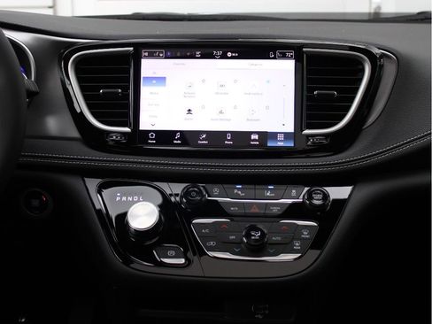 New 2026 Chrysler Pacifica Select image 22