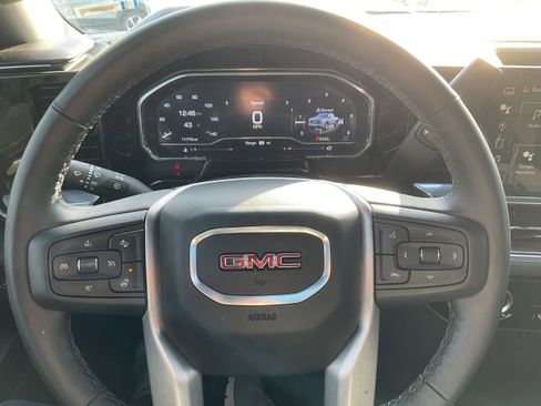 Used 2024 GMC Sierra 1500 Elevation image 7