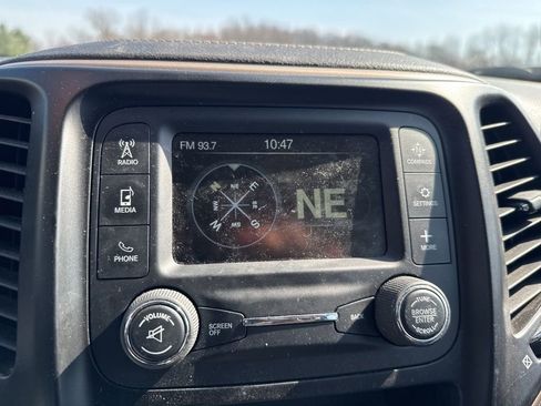 Used 2017 Jeep Cherokee Sport image 13