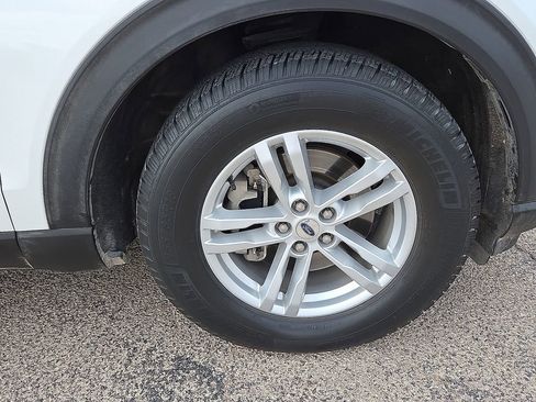 Used 2020 Ford Explorer XLT w/ Equipment Group 202A image 7