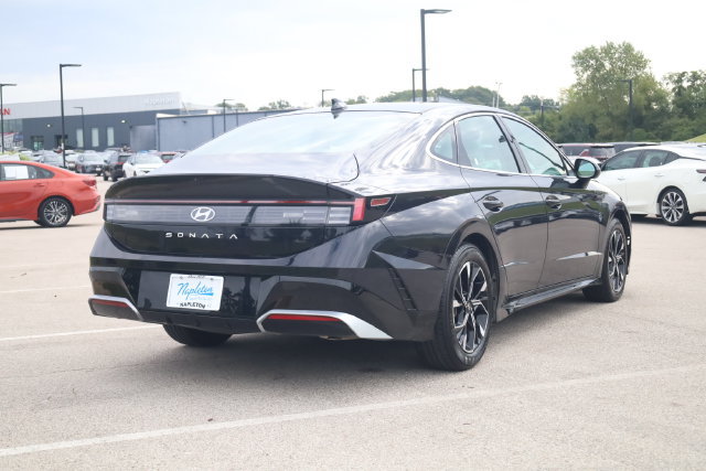 Used 2025 Hyundai Sonata SEL FWD image 4