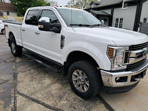 Used 2019 Ford F250 XLT w/ XLT Premium Package AWD/4WD image 2