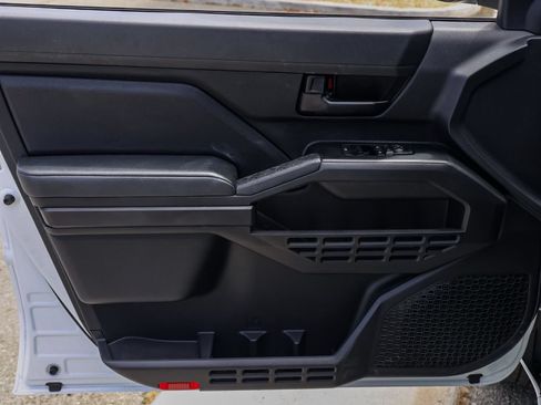 Used 2024 Toyota Tacoma SR RWD image 19